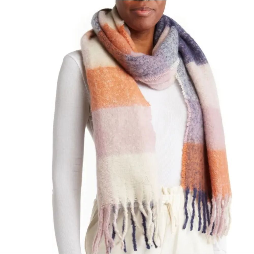 NWT STEVE MADDEN BUFFALO CHECK SCARF IN CLAY